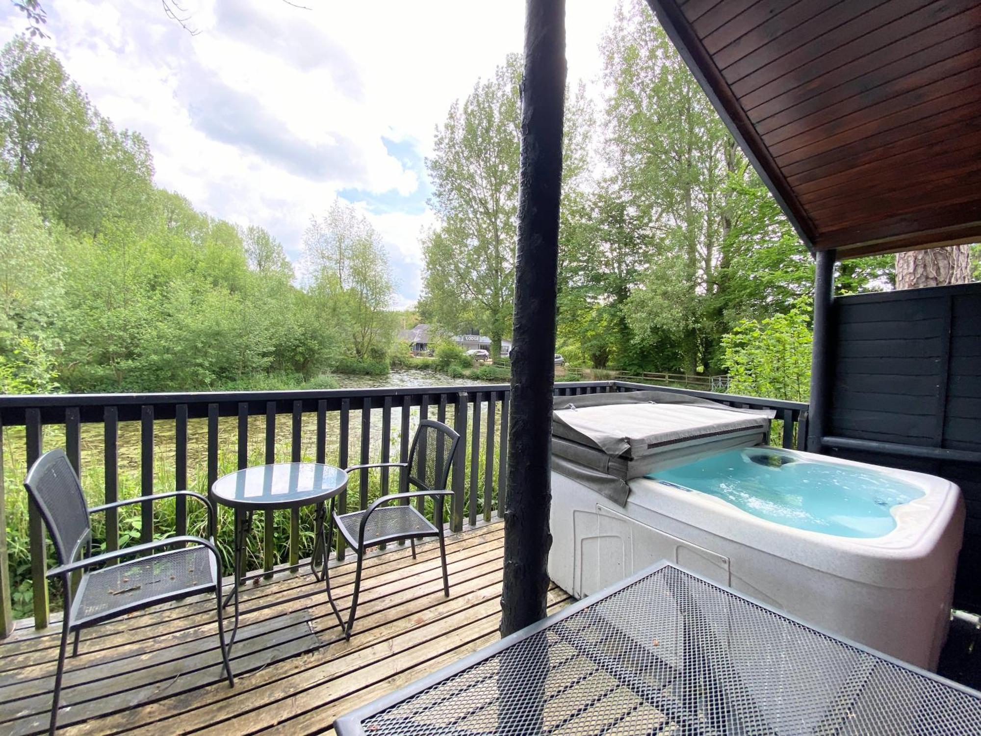 Otter 4 Hot Tub - Huntersmoon-Warminster-Bath-Salisbury Villa Luaran gambar