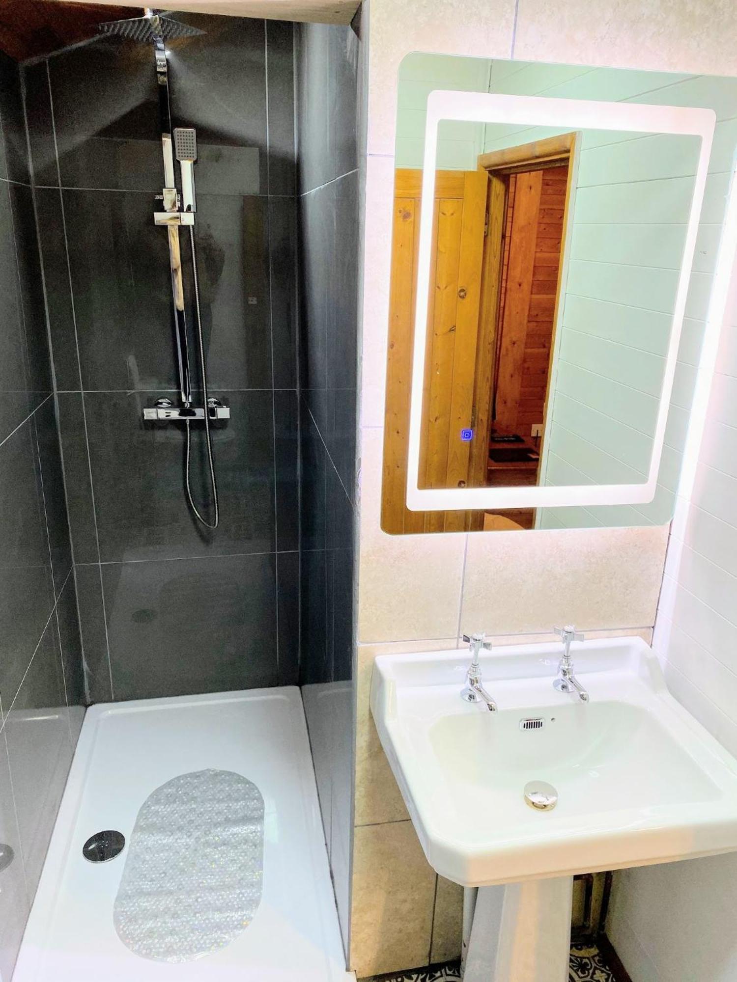 Otter 4 Hot Tub - Huntersmoon-Warminster-Bath-Salisbury Villa Luaran gambar