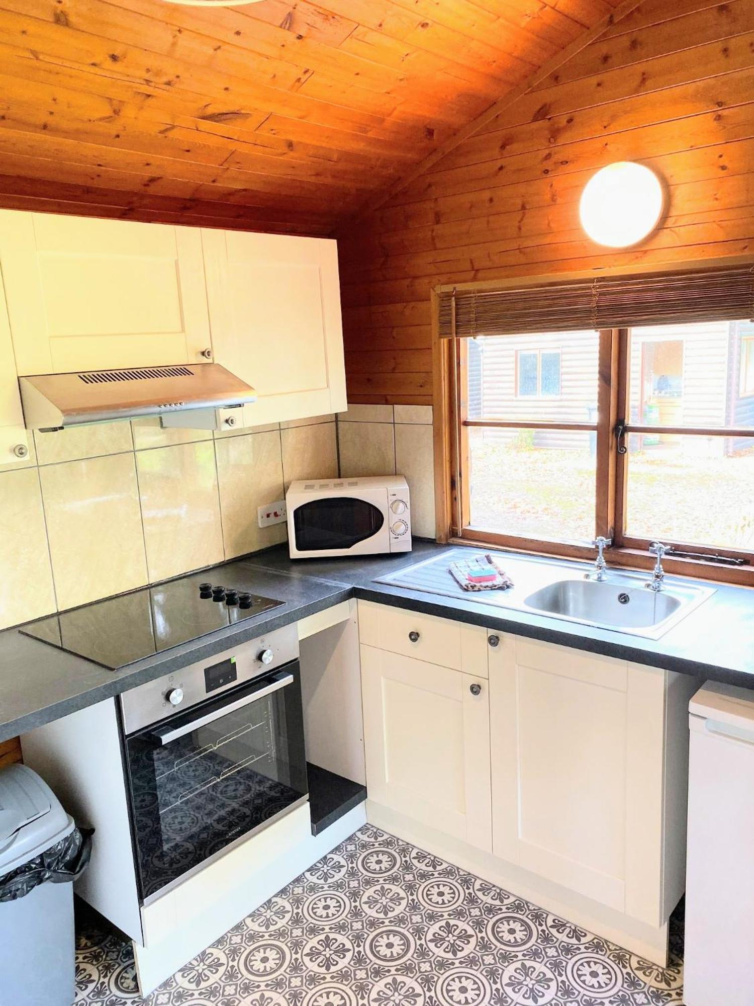 Otter 4 Hot Tub - Huntersmoon-Warminster-Bath-Salisbury Villa Luaran gambar